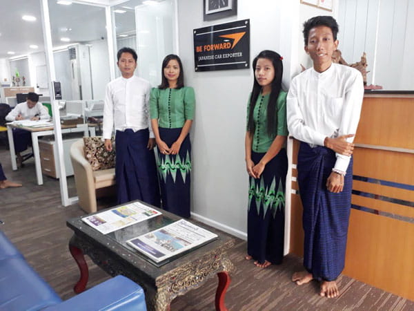 ミャンマーオフィス スタッフ