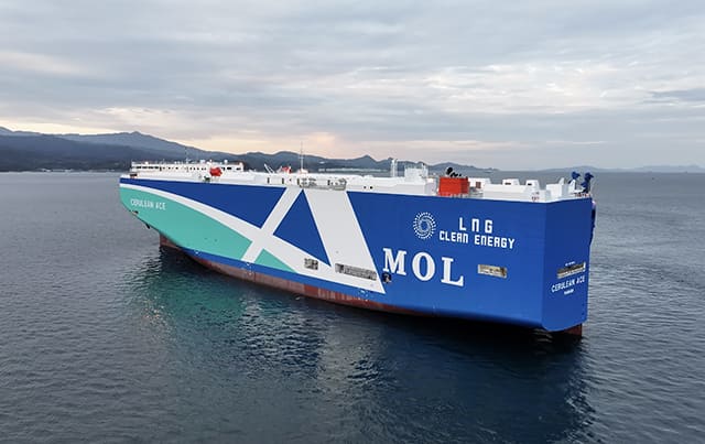 商船三井のLNG燃料自動車船「CERULEAN ACE」